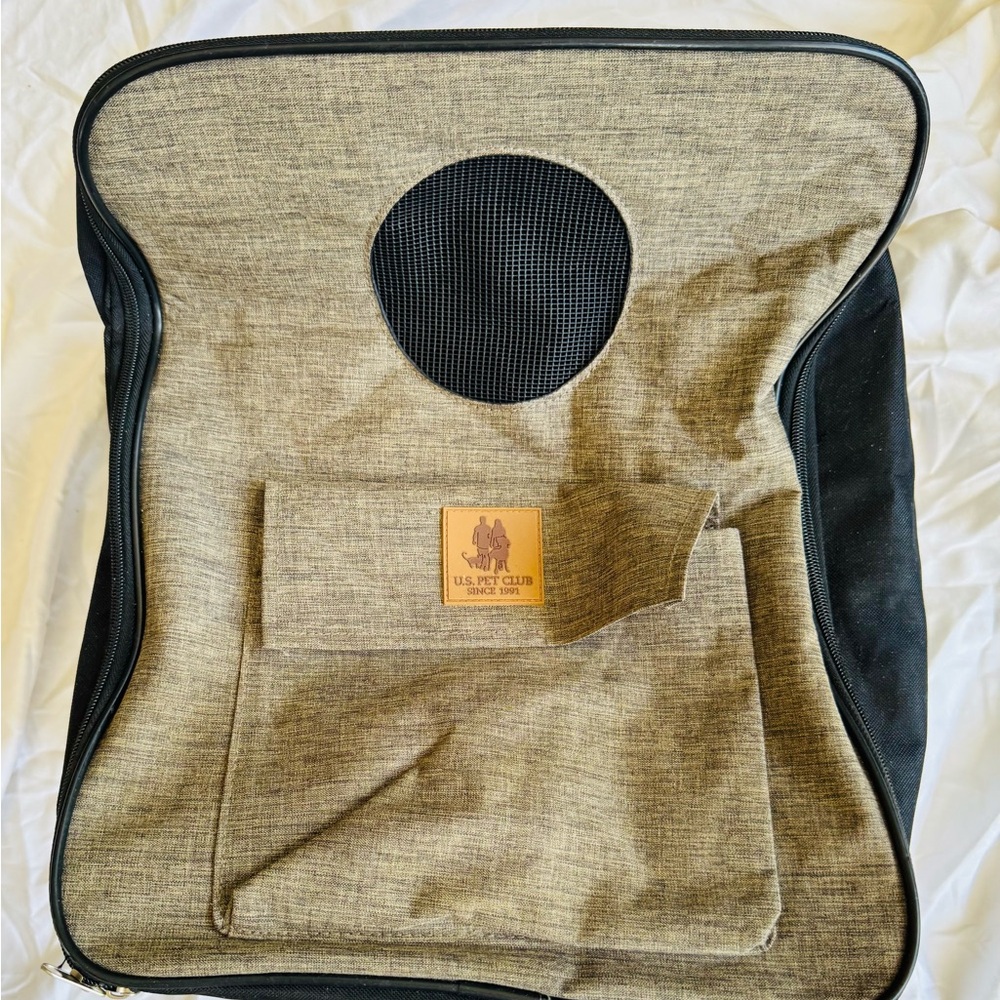 *US PET CLUB* MEDIUM SIZE PET CARRIER/BACKPACK SUPER COMFY FOR YOUR PET